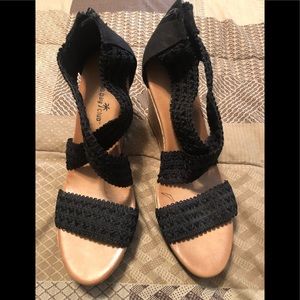 Black wedge sandals
